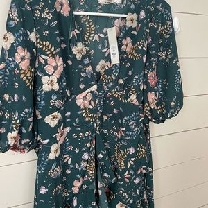 Francesca hunter green floral dress, Size M, never had been worn.